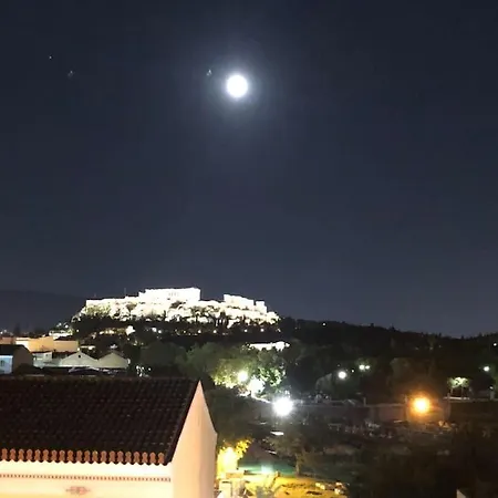 Апартаменты Acropolis View, Near Monastiraki 3br 2 Bathrooms Red Афины
