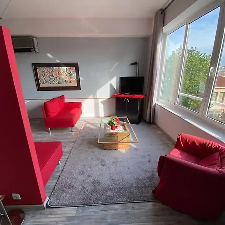 Acropolis View, Near Monastiraki 3br 2 Bathrooms Red * Афины