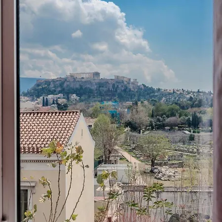 Acropolis View, Near Monastiraki 3br 2 Bathrooms Red