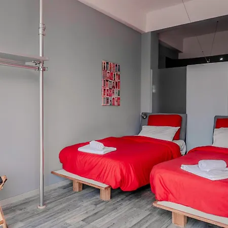 Acropolis View, Near Monastiraki 3br 2 Bathrooms Red *